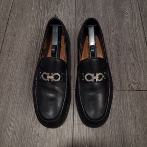 Mens size 8.5 Ferragamo Mocassin with the Gancini Ornament.